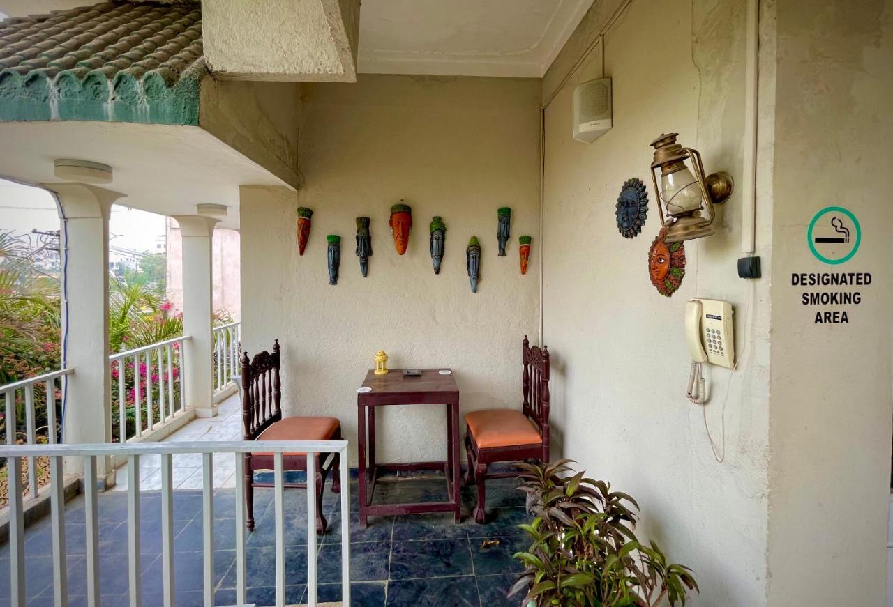 Kakaku The Guest House Adilabad ภายนอก รูปภาพ